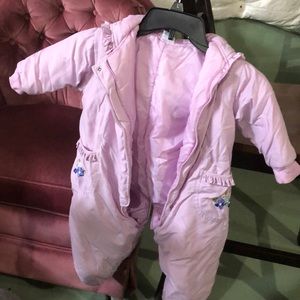 Toddler snow suit size 18-24 matching gloves